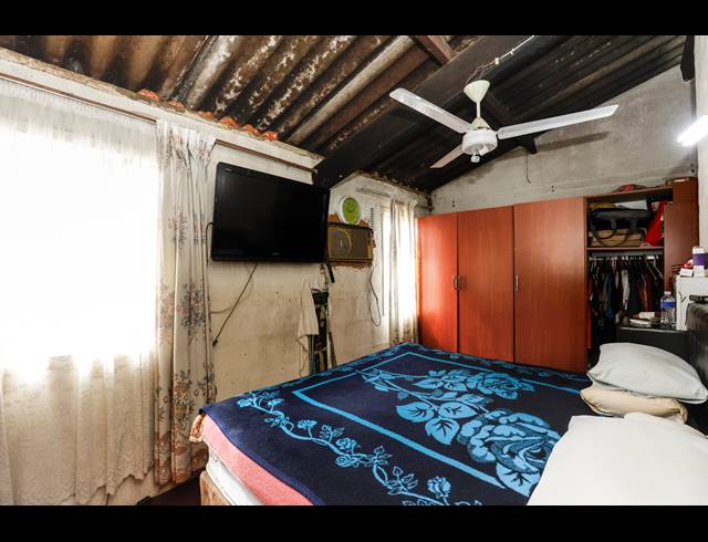 2 BEDROOM FREEHOLD FOR SALE IN EASTBURY